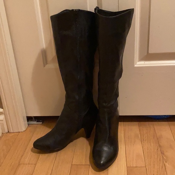EUC FeetFirst Black leather boots 38 - Picture 1 of 5